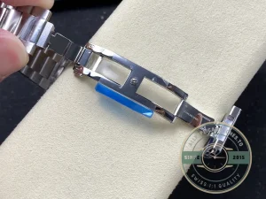 Complete front view showing dial and bezel ring