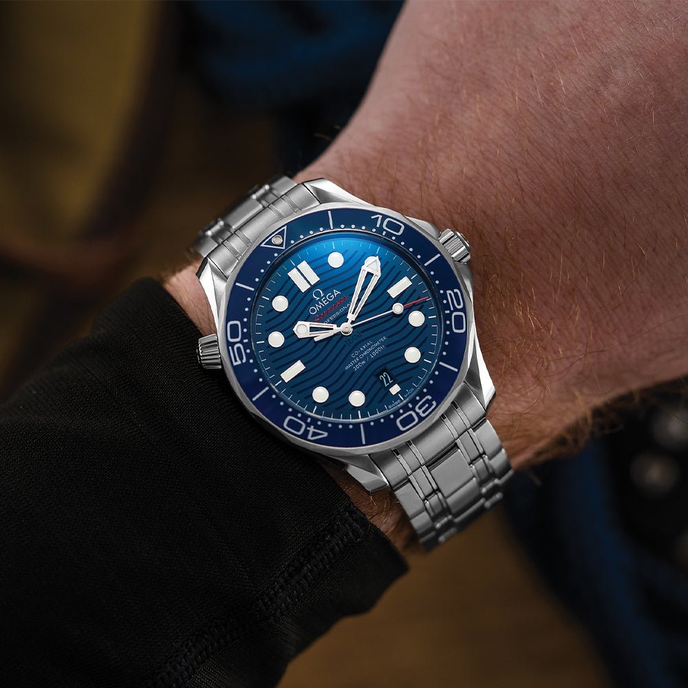 Omega Seamaster Diver 300M Blue Wave Dial Steel Bracelet Wrist Casual Dress Versatile