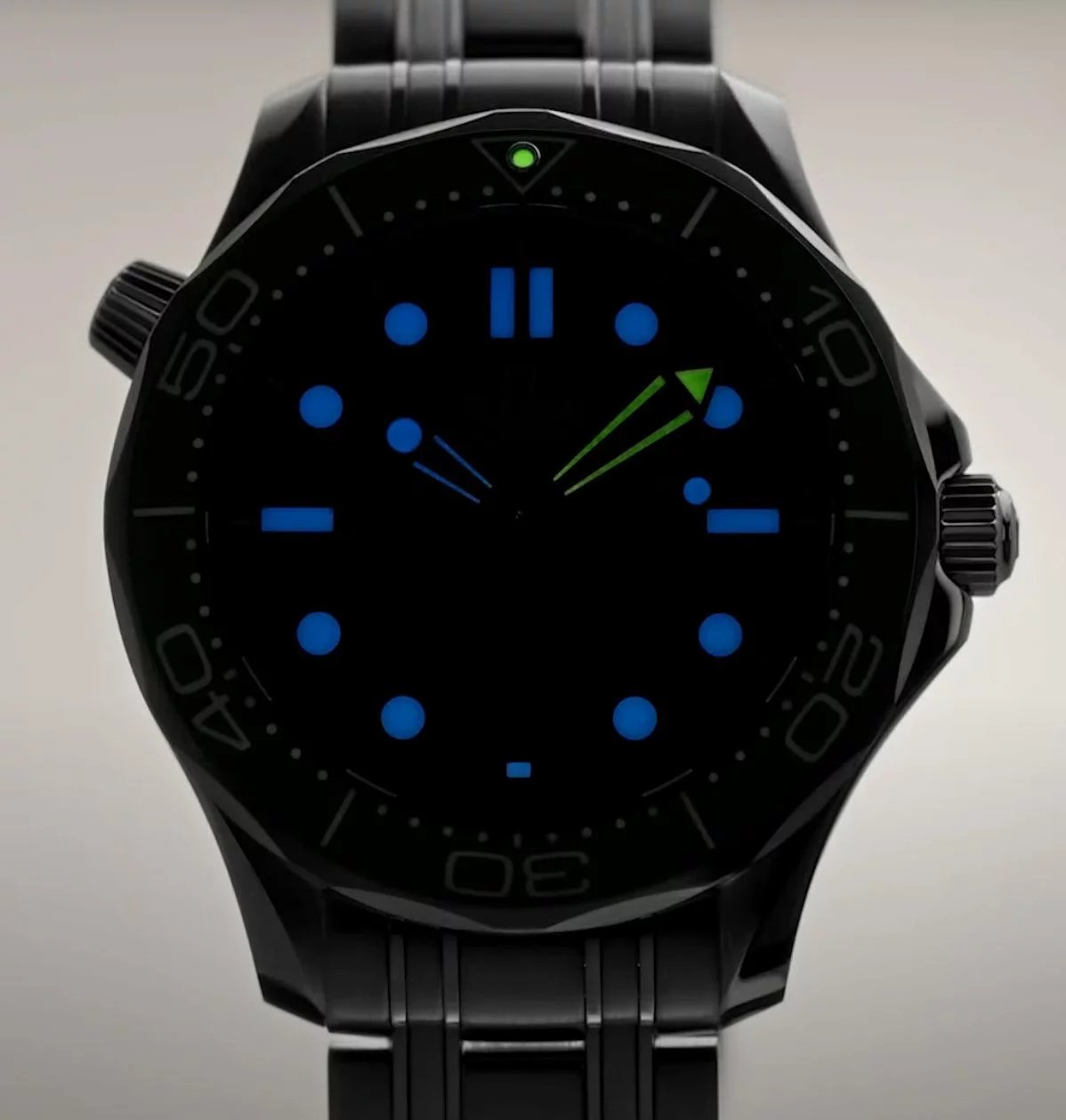 Omega Seamaster Diver 300M Lume Shot Dark Green Glow Markers Hands Dial Omega Seamaster Diver 300M Lume Shot Dark Green Glow Markers Hands Dial